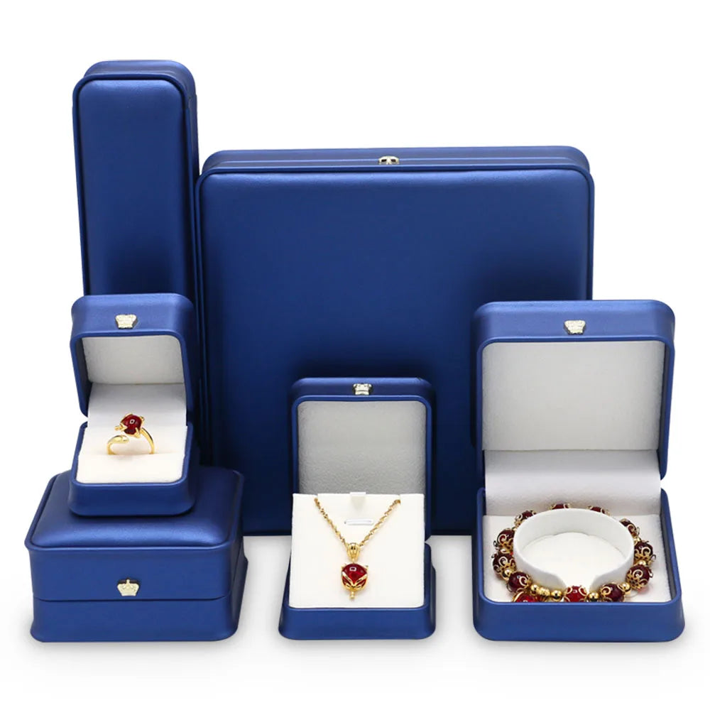 https://ae01.alicdn.com/kf/Sda4e3e7cfc124100b4c60a97aad6b669V/Wholesale-jewellery-organizer-boxes-PU-Leather-Jewelry-box-Custom-for-925-Sterling-Silver-Original-Beads-Packaging.jpg
